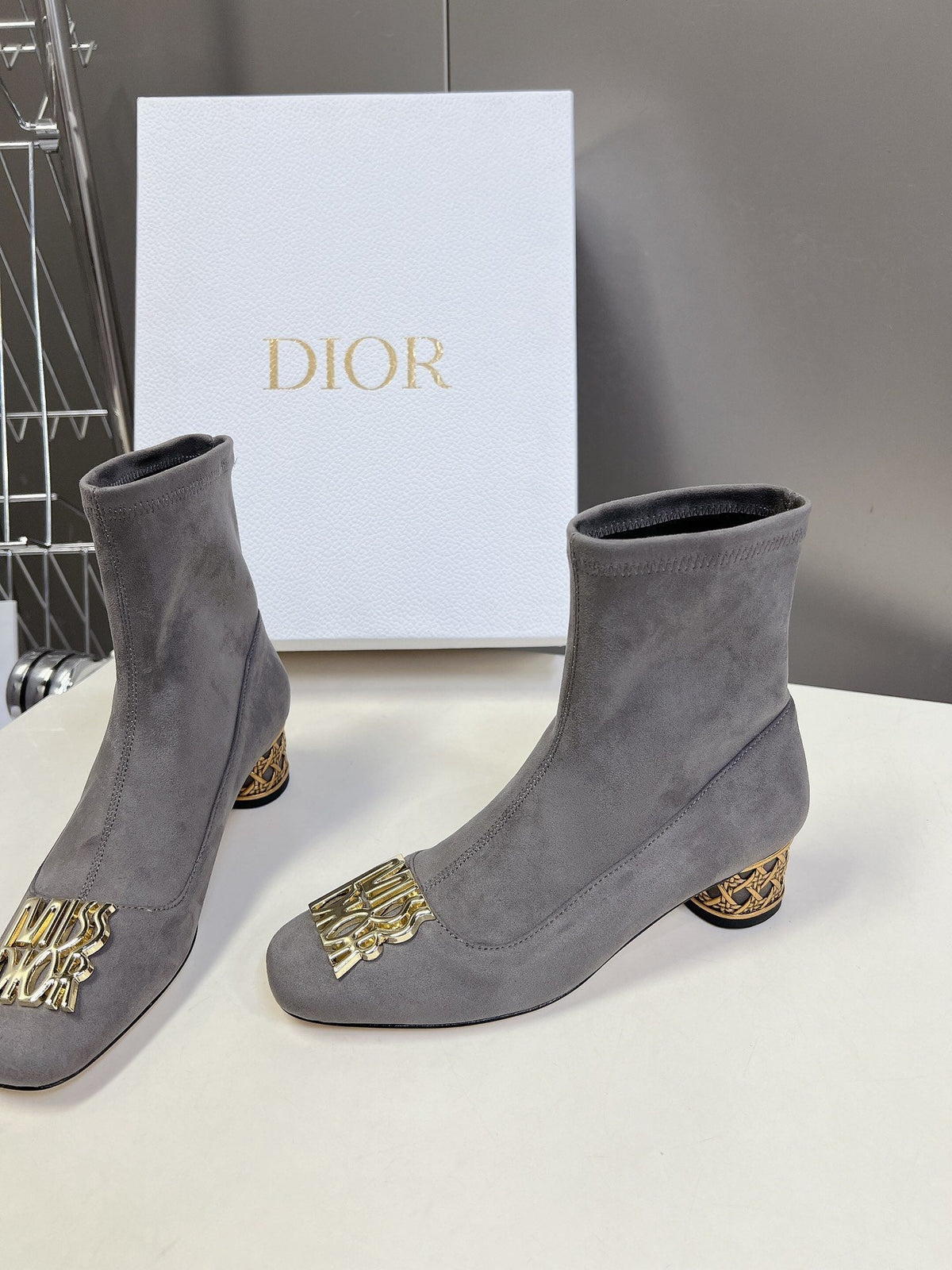 DIOR ICON HEELED ANKLE BOOT DOVE GRAY SUEDE 4 CM WITH GOLD LOGO
